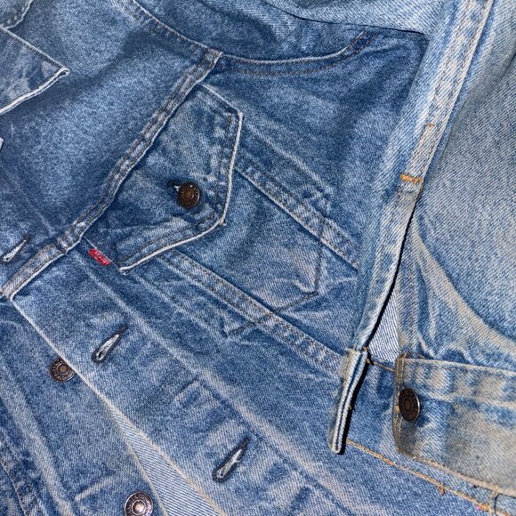 Vintage Levi's Jean Jacket Sz 44 - Picture 4 of 8